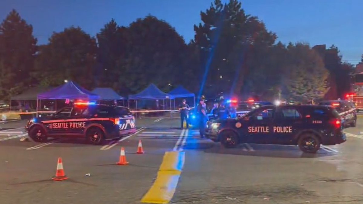 Policía en la escena de un tiroteo en Seattle.