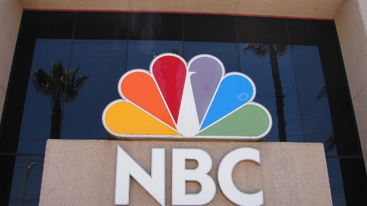 Logotippo de NBC News en una de sus sedes.