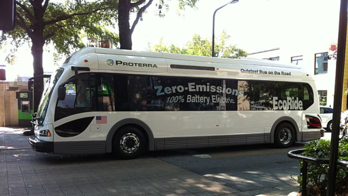 Autobús de demostración totalmente eléctrico Zero Emission EcoRide del fabricante local Proterra