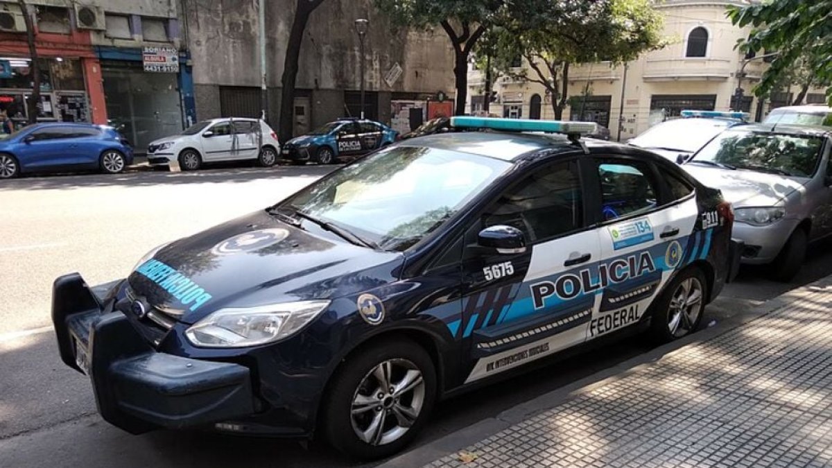 Auto de policía argentina.