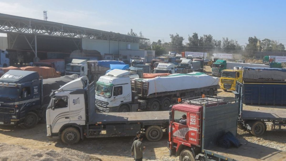 Camiones de ayuda humanitaria en Gaza.