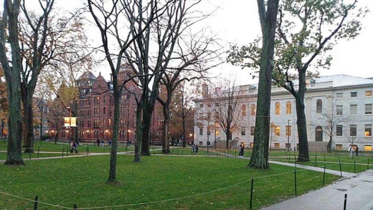 Cambridge, Massachusetts Universidad de Harvard.
