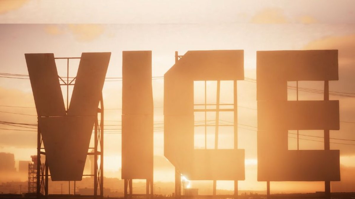 Imagen del tráiler del videojuego GTA VI en el que se ve el cartel de la ciudad de Vice City