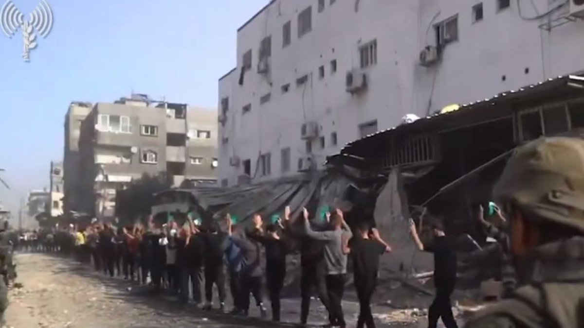 Daniel Hagari, portavoz de las Fuerzas de Defensa de Israel, compartió imágenes y videos de miembros de Hamás. | Captura de pantalla