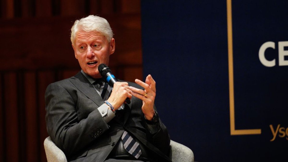 El expresidente Bill Clinton será identificado en los documentos censurados de Jeffrey Epstein