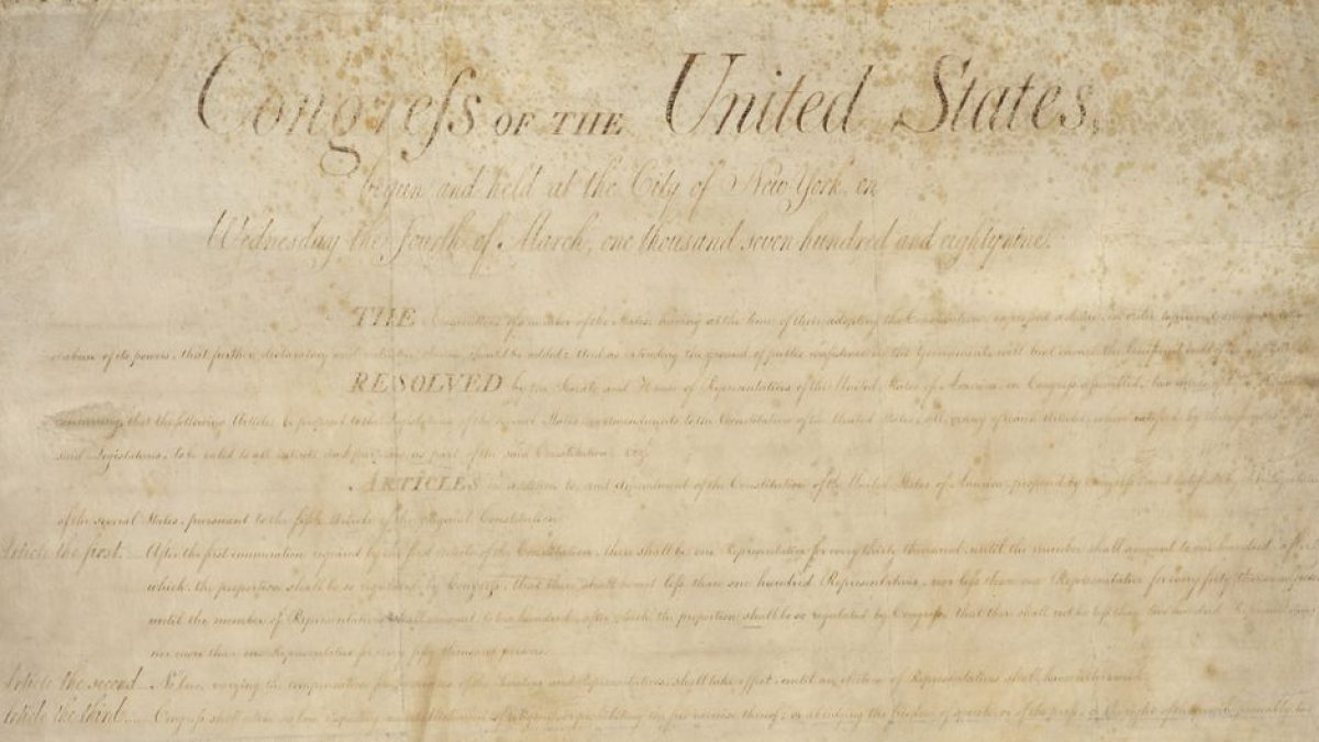 Fotografía Declaración de derechos de Estados Unidos de 1789 disponible en Wikimedia Commons, tomada de la Libería del Congreso.