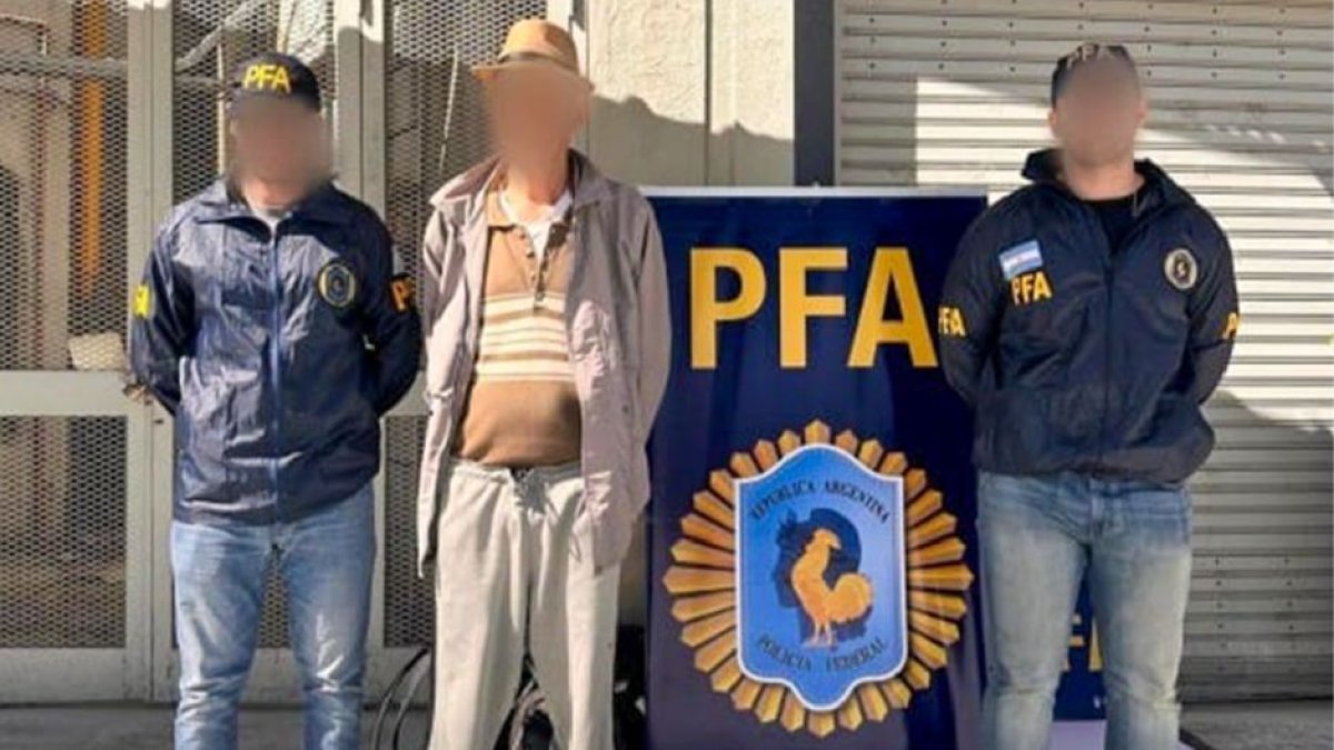 Detención de posible célula terrorista en Argentina.
