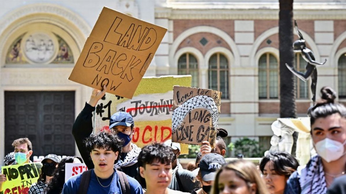 Manifestantes protestan contra Israel en la USC.