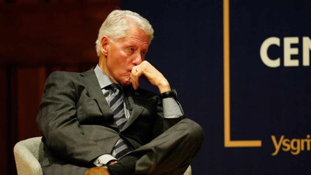 El exdirector de Vanity Fair niega que Clinton haya intentado censurar el reportaje sobre Epstein