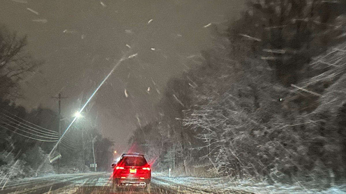 Imagen de una carretera en Nueva Jersey afectada por una gran tormenta invernal el pasado 7 de enero de 2024.