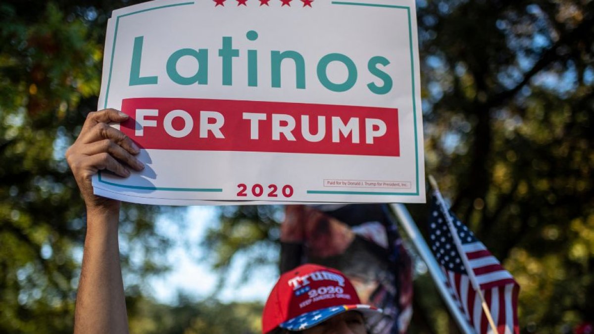 El congresista demócrata Vicente González recibe duras críticas por comparar al movimiento “Latinos por Trump