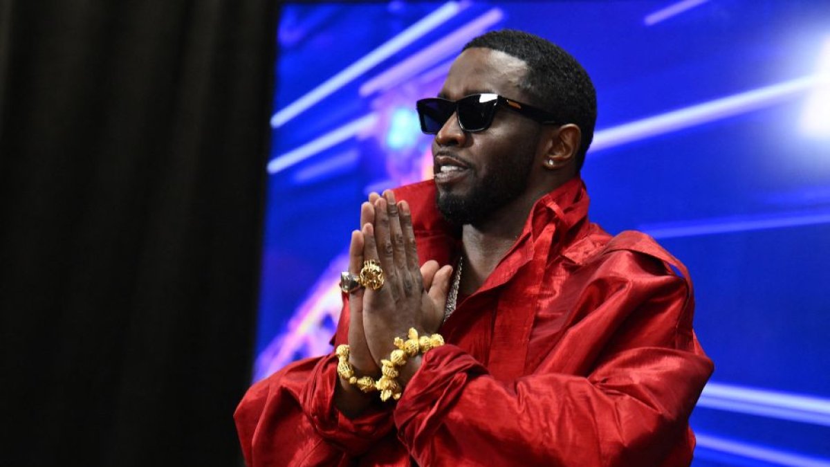 Sean 'Diddy' Combs insiste en su inocencia y denuncia una “caza de brujas” luego de que agentes federales allanaran sus casas en Miami y Los Ángeles