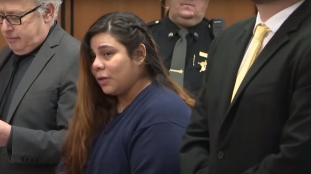 Captura de pantalla del juicio en Ohio contra Kristel Candelario, la madre ecuatoriana condenada a cadena perpetúa por cometer una grave negligencia que provocó la muerte de su hija de tan sólo 16 meses.