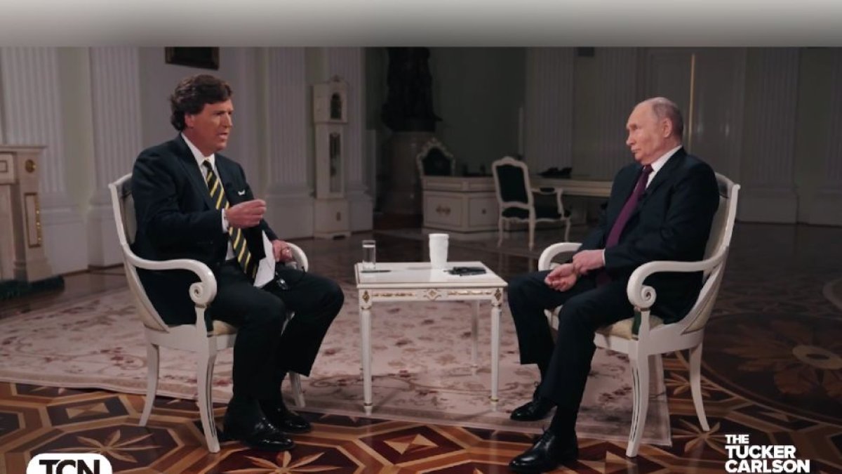 Putin le dice a Tucker Carlson que está dispuesto a liberar al periodista del WSJ Evan Gershkovich bajo “ciertos términos”