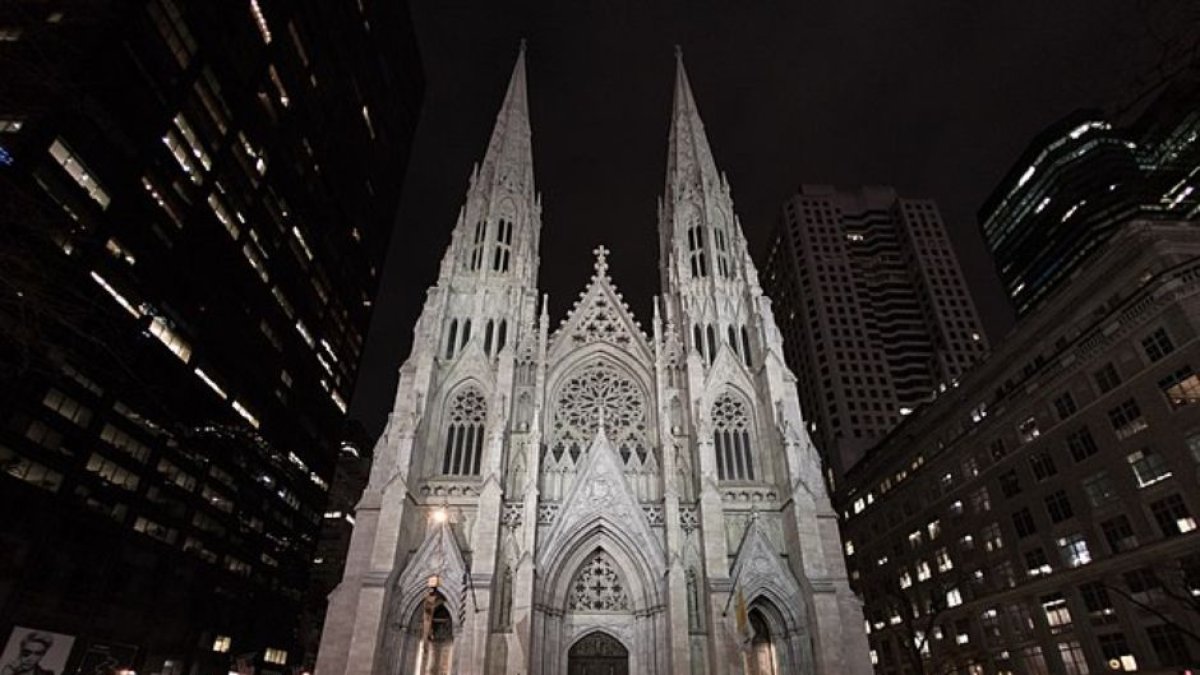 Imagen de la fachada de la Catedral de San Patricio en Nueva York.