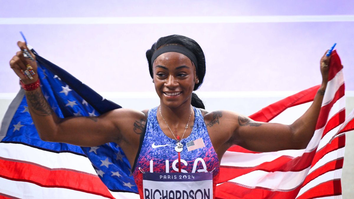 WOMEN S 4 X 100M RELAY FINAL - RICHARDSON Sha carri ( Team USA ) celebrates during the 2024 Athletics Olympics Games at Stade de France on August 09, 2024 in Paris, France. ( Photo by federico pestellini / DPPI / Panoramic ) - - photo :  Federico Pestellini / DPPI / Panoramic / SIPA /295054_0002//Credit:Panoramic/SIPA/2408092031