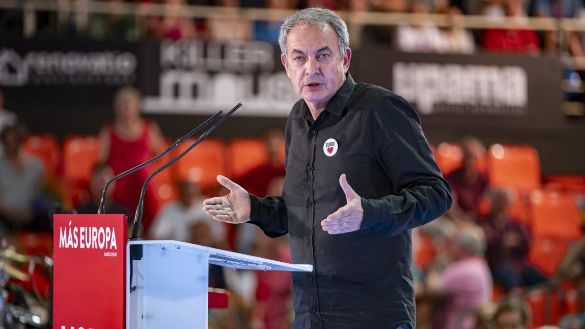 José Luis Rodríguez Zapatero, ex presidente del Gobierno y líder del PSOE, durante el acto de clausura de la campaña electoral del PSOE para las elecciones al Parlamento Europeo el 7 de junio de 2024, en Madrid, España.