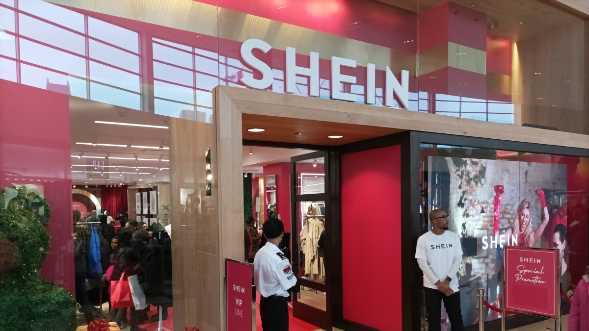 Shein pop-up store at the Square One Shopping Centre. (Photographer's note: good luck on the IPO, Shein!)