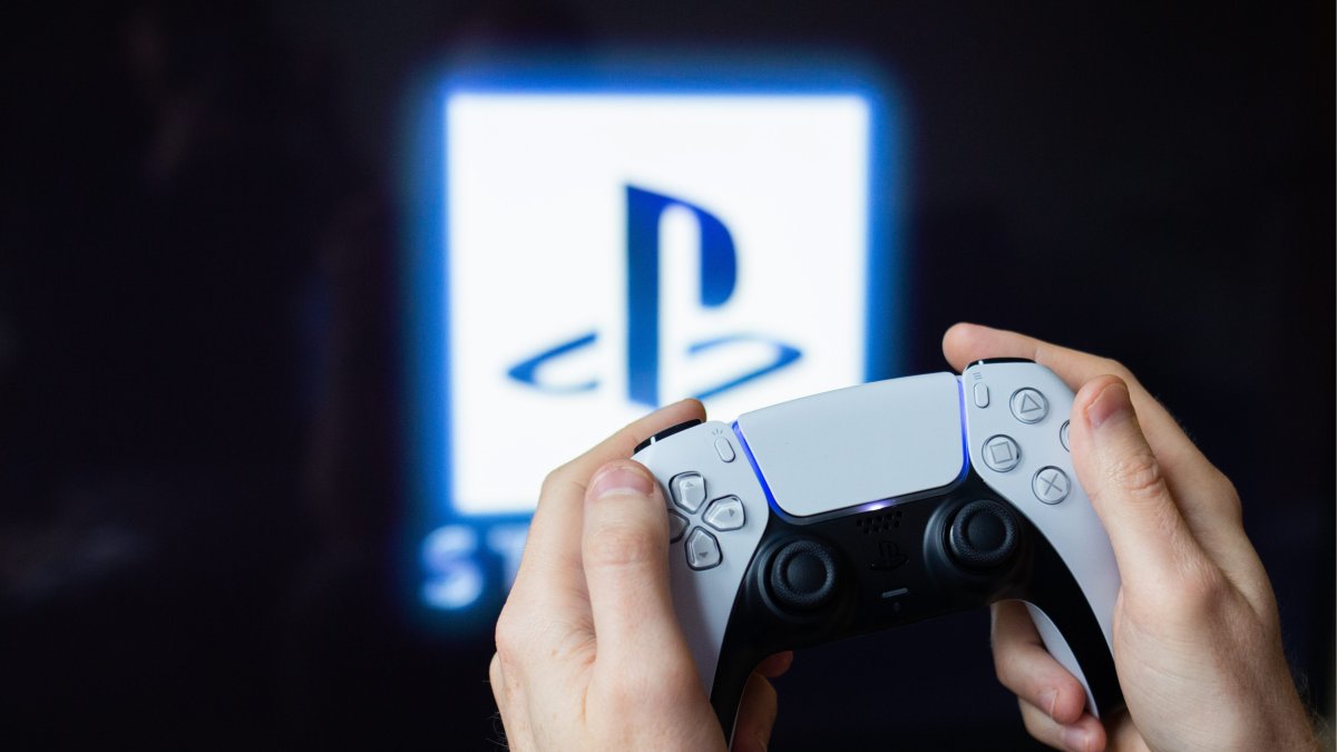 A man plays on a brand new PS5 on the consoleÕs European launch day, London, UK. Photo credit should read: Katie Collins/EMPICS