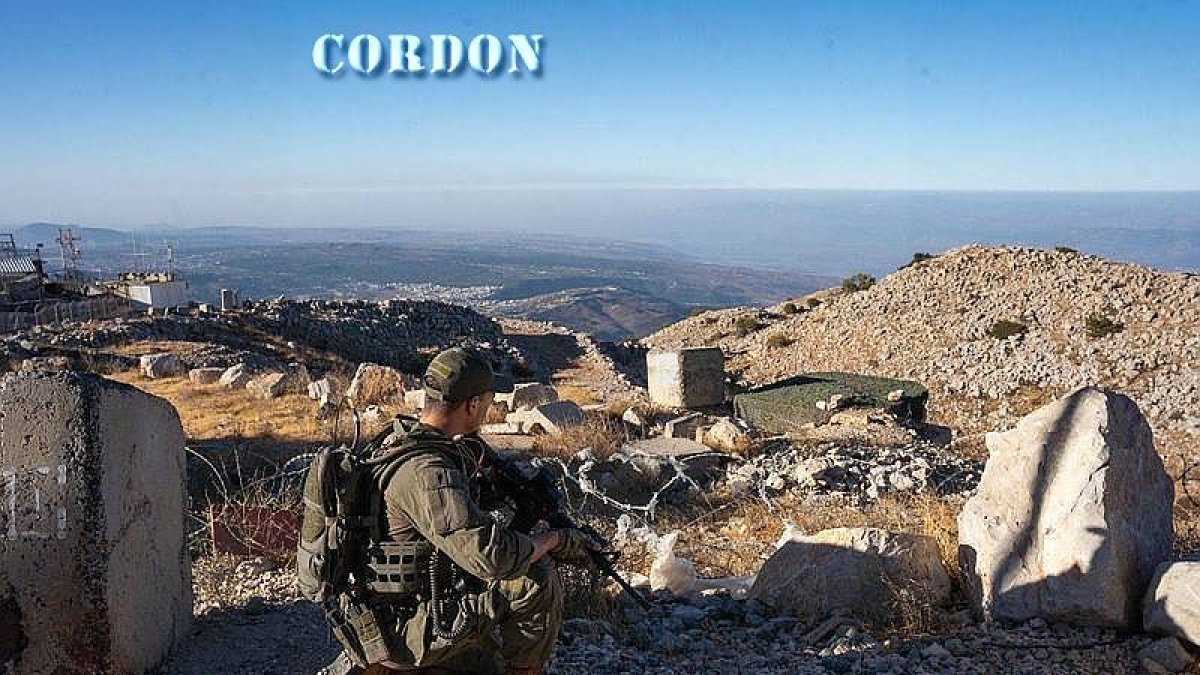 Un soldado israelí en la frontera con Líbano preparado para la operación terrestre.