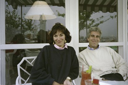 Jeffrey Epstein, junto con su expareja Ghislaine Maxwell