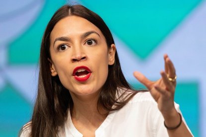 La representante demócrata Alexandria Ocasio Cortez defiende TikTok