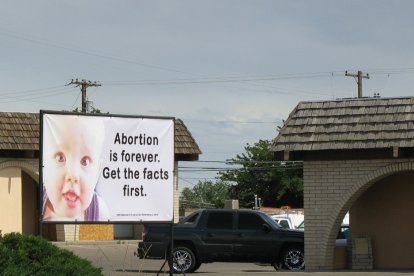 Cartel alusivo a la cuestión del aborto. Foto: Teófilo (Flickr)