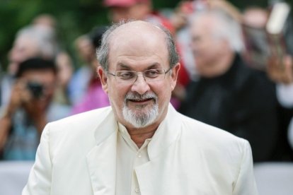 El escritor Salman Rushdie en una foto de archivo