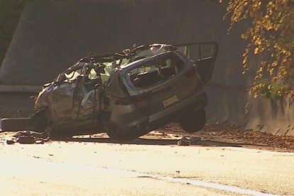 Captura de vídeo del Kia, tras el accidente en el que fallecieron los cuatro jóvenes (YouTube /WIVBTV).