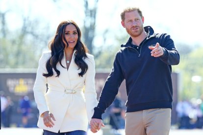 Los duques de Sussex, Meghan y Harry, el 17 de abril de 2022 durante su visita a los Invictus Games athletics