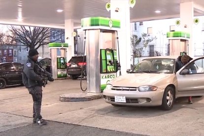 Philadelphia, Gasolinera, fuerzas de seguridad