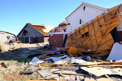 Destrozos provocados por un tornado en Oklahoma durante las tormentas de febrero de 2023.