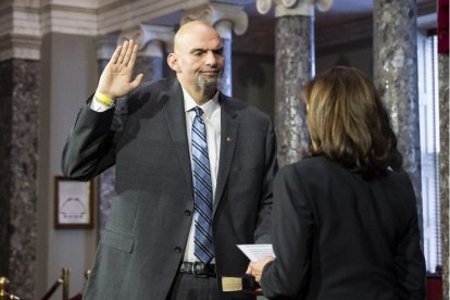 El senador John Fetterman fue hospitalizado tras sufrir un mareo en el Senado.