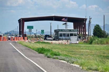 Paso fronterizo en la frontera entre Estados Unidos y México. Imagen de archivo.