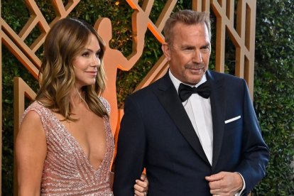 La diseñadora Christine Baumgartner
y el actor Kevin Costner