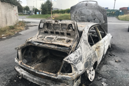 Reference image of burned car.