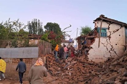 Casas dañadas por el terremoto cerca de Jajarkot, Nepal.