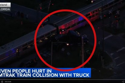 Captura de pantalla de un video de Fox News donde puede verse el tren accidentado.