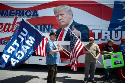 Ambiente en las calles de Georgia tras conocerse la imputación de Donald Trump el 30 de marzo de 2023.