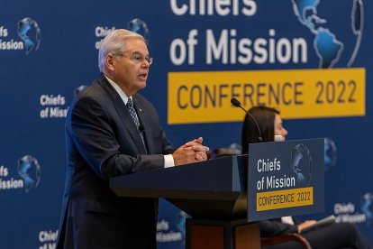 https://commons.wikimedia.org/wiki/File:Senator_Menendez_Speaks_at_the_Chiefs_of_Mission_Conference_View_from_the_Hill_U.S._Foreign_Policy_Session_(52165615421).jpg