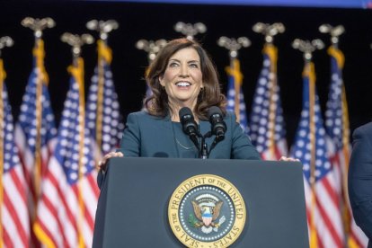 La gobernadora demócrata de Nueva York, Kathy Hochul, durante una rueda de prensa el pasado 10 de mayo.