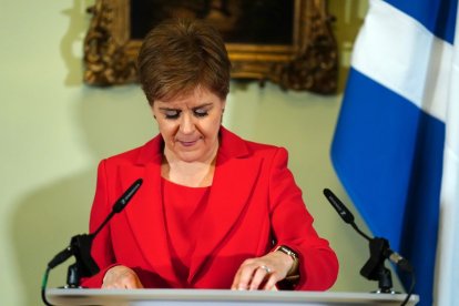 Nicola Sturgeon, durante la rueda de prensa en la que anuncia su dimisión como primera ministra de Escocia.