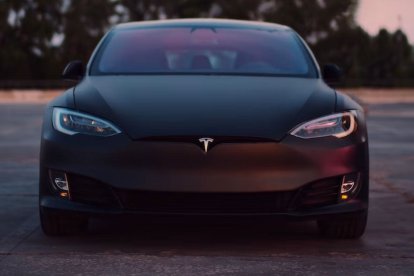 Tesla, uno de los coches eléctricos propiedad de Elon Musk.