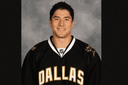 El exjugador de la NHL Raymond Sawada