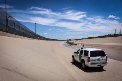 Carro de la Patrulla Fronteriza en la frontera sur.