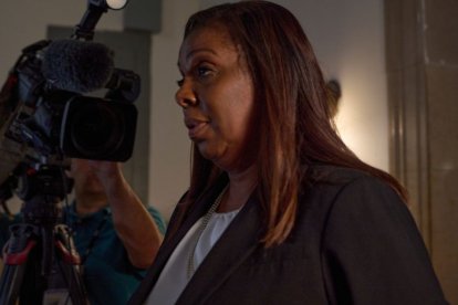 La fiscal general de Nueva York, Letitia James, durante el juicio contra Donald Trump por el supuesto fraude fiscal que cometió.