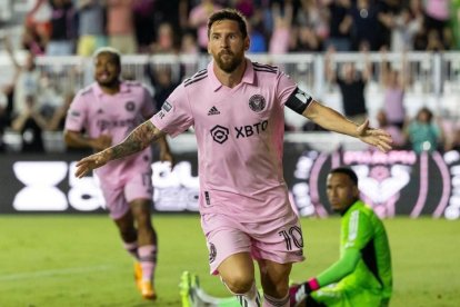 Leo Messi celebra un gol en el partido frente al Orlando City de la Leagues Cup.