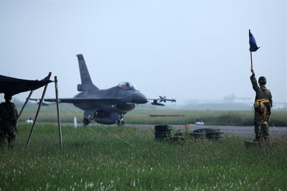 Taiwanese F-16 fighter lands after surveillance operation