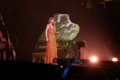 Taylor Swift durante uno de sus conciertos en Arlington, Texas, durante su 'Eras Tour'