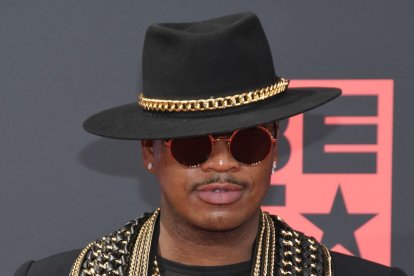 El rapero Ne-Yo a su llegada a los premios BET 2022 en Los Ángeles el 26 de junio de 2022.